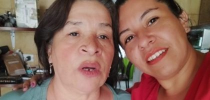 “Antes mi mamá me enseñaba a mí, ahora yo la acompaño a aprender a ella”, Olga cuidadora de Antonio Nariño