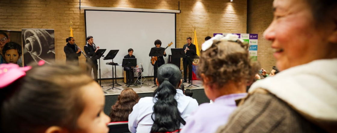 Asistentes a concierto de orquesta sinfónica de cámara